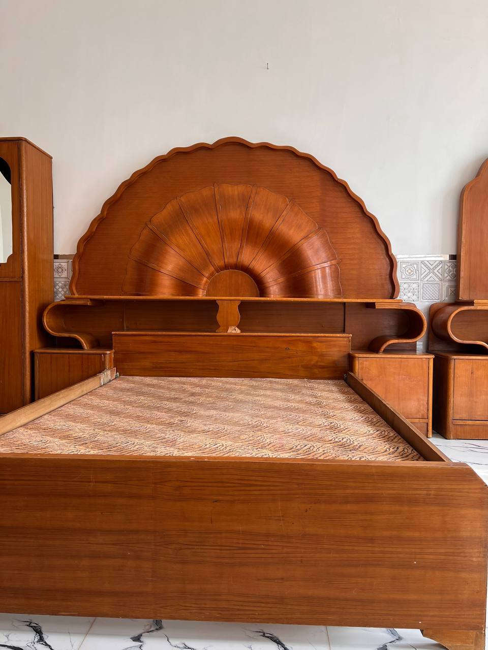 غرفه مستعمله للبيع السعر 350 الاستفسار ***********
