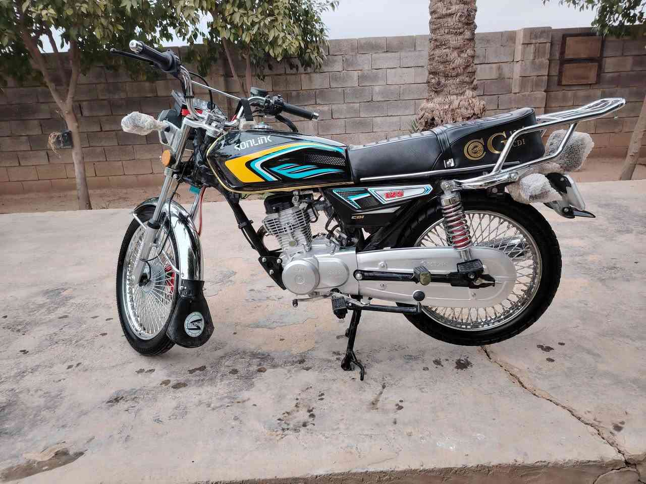 سلام عليكم
دراجه للبيع موديل 25 اربعه گير مكفوله اقل شهر من شديته 

تواصل ***********
