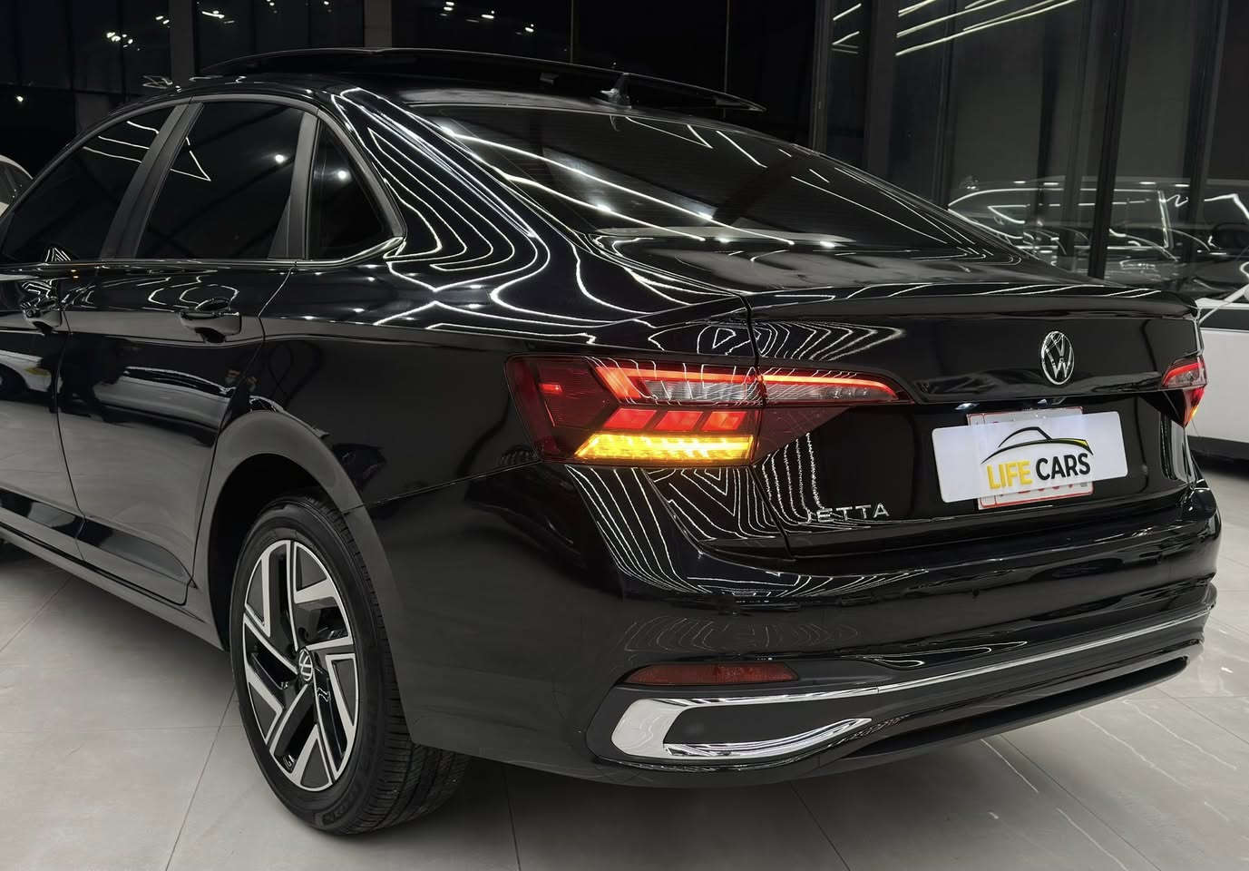 Jetta sel Rlin premiumكندي 2024
فول فول مواصفات:
بانوراما
شاشة دجتال كيجات320
هاند بريك بصمة
انظمة قيادة اربع 
كروز تثبيت سرعة
رادارات جانبية
رادارات امامي خلفي 
تنبيه نقاط عمياء
تحكمات ستيرن
شاشة وسطية
كامرة خلفية
صندوق شفط
كشنات امامي تدفئة تبريد
كشنات خلفي تدفئة
اضواء داخلي
ليت عدسات زينون 
عدد الأميال : 20الف km فقط
ضرر فقط بونيد صندوق كلير بجم كبس بلادي مواضح بصور حادثة
ايرباك سيستم راجع بلادي 
السعر: 185$
ملاحظة سيارة وارد الكندي ما ينطي رقم شاصي 
عنوان  اربيل
***********
***********
