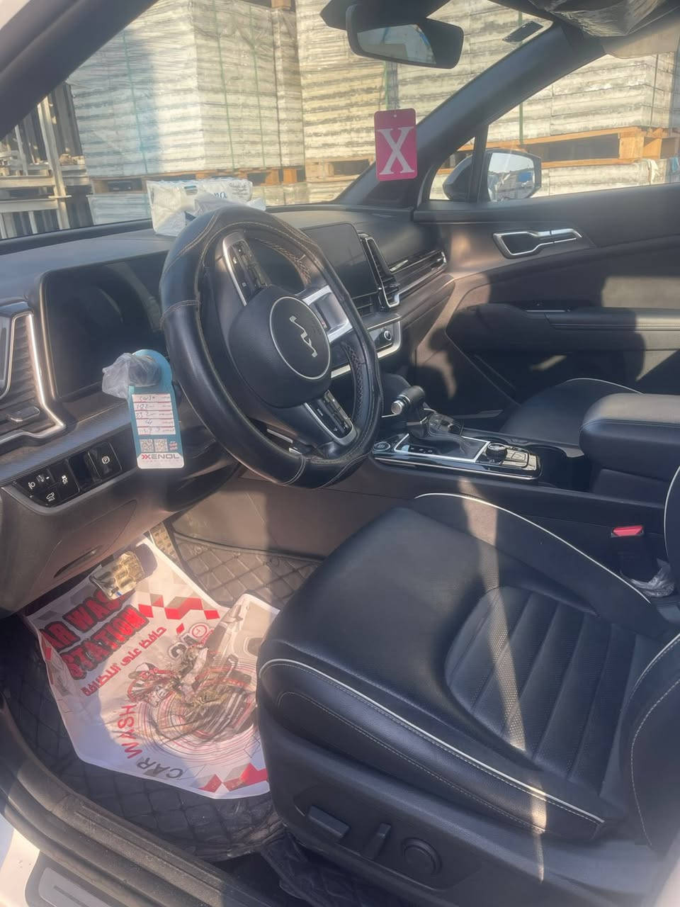 السلام عليكم سبورتج  جيتي لاين فول للخير خليجي موديل 24 ماشيه 21 كفاله عامه مكان السياره بغداد البلديات حي الرفاق السعر 240 وبيه مجال قليل 

***********.   غير متواجد على الفيس  اخوان سياره من زيرو عند الولد
