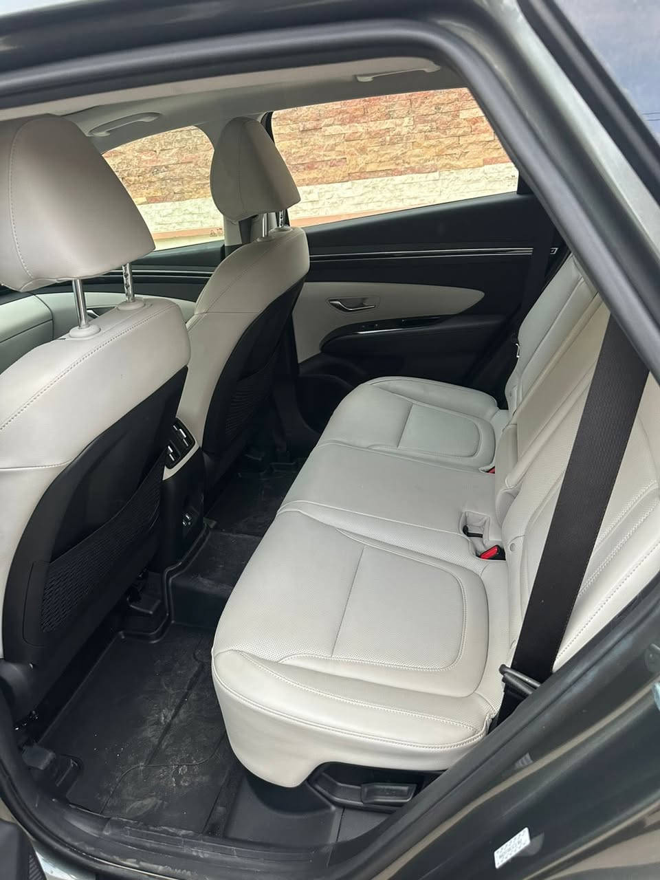 توكسان أمريكي 2024 هايبرد بغداد
سياره حادثها خفيف جداً جاملغ امامي ايمن مبدل والخلفي الايمن بارد 
بدون ايرباك بدون لغد بدون شاصي 
سياره فول فول مواصفات بانوراما واسطفاف ذاتي وداخل ابيض وغيرها 
ماشيه 36 الف ميل 
السعر المطلوب 205 وبي مجال 
للتواصل ***********
