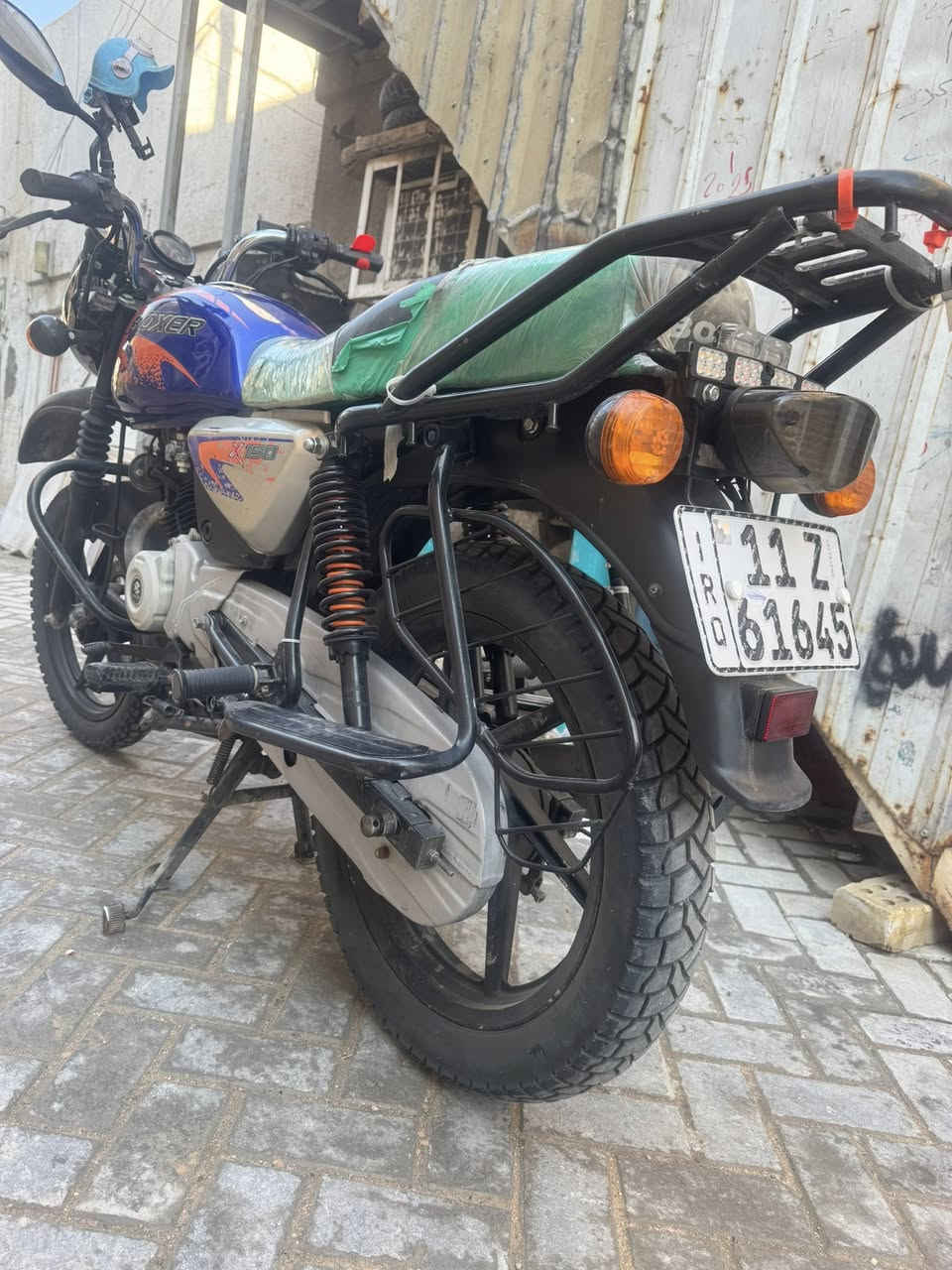 سلام عليكم بوكسر 2023 للبيع دراجه كامله مرقم باسمي تحويل ثاني يوم تايرات جدد سعر مليونين وبيه مجال مكاني المدينه  ***********
