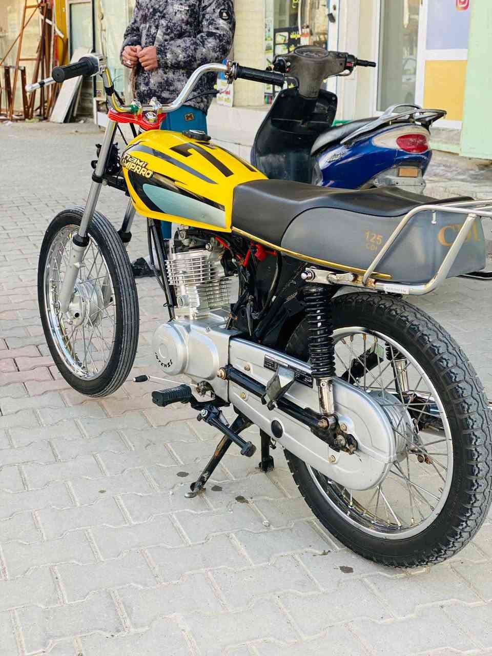 سلام عليكم دراجه للبيع شاصي 25 سكنر دراجه نضيفه مكان سماوه رميثه تفاصيل اكثر خااص ***********
