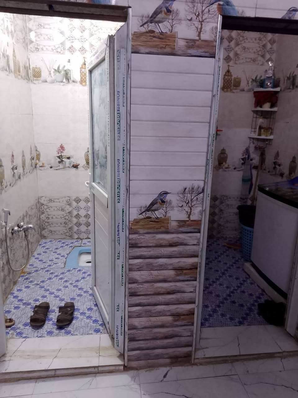 سلام عليكم عندي بيت للبيع سوك شيوخ الدجين  شارع حجي كشكول قرب مدرسه الهيكل 200متر غرف عدد٢  صاله مطبخ  صحيات حديقه محل سعر 38 علق ب تم وتصل واتساب ***********
