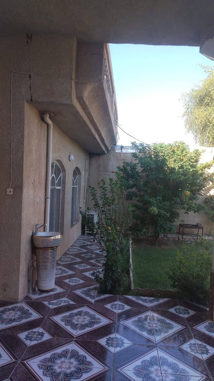 م/ أعلان بيع 

●يعلن مكتب البركة للعقار والاستثمار عن وجود
بيت مؤثث كامل  للبيع وبموقع حلوو 

● المساحة الكليه للبيت / ٤٦٠م٢

● الموقع / قضاء الضلوعيه / خزرج

●البيت طابق واحد ومؤثث وجديد وكامل من كل النواحي  

● التفاصيل / غرفتين نوم _ استقبال _ هول _ مطبخ حار وبارد _  وموزع _ صحيات داخليه وخارجيه  وانتو بكرامه_ كراج كبير _ حديقه خارجيه كبيره

● جنس العقار / طابو زراعي سند ٢٥

●للاستفسار الاتصال على الأرقام التاليه او زيارة المكتب 

☆***********
☆ ***********
☆*********** 
 
[  ] مكتب البركة للعقار _ الضلوعية _ خزرج _ قرب جامع الانصار ..
