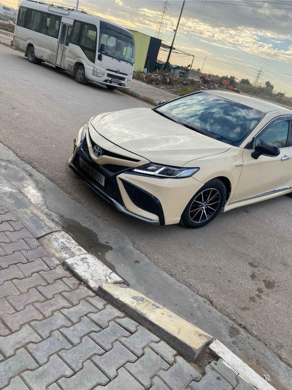 السلام عليكم تويوتا كامري تكسي دبي هايبرد خليجيه مصبوغه قطع  موديل 23 رقم بصره دولي مكانها الكوت سعرها 140بيع اومراوس السياره جاهزه من كل النواحي ***********
