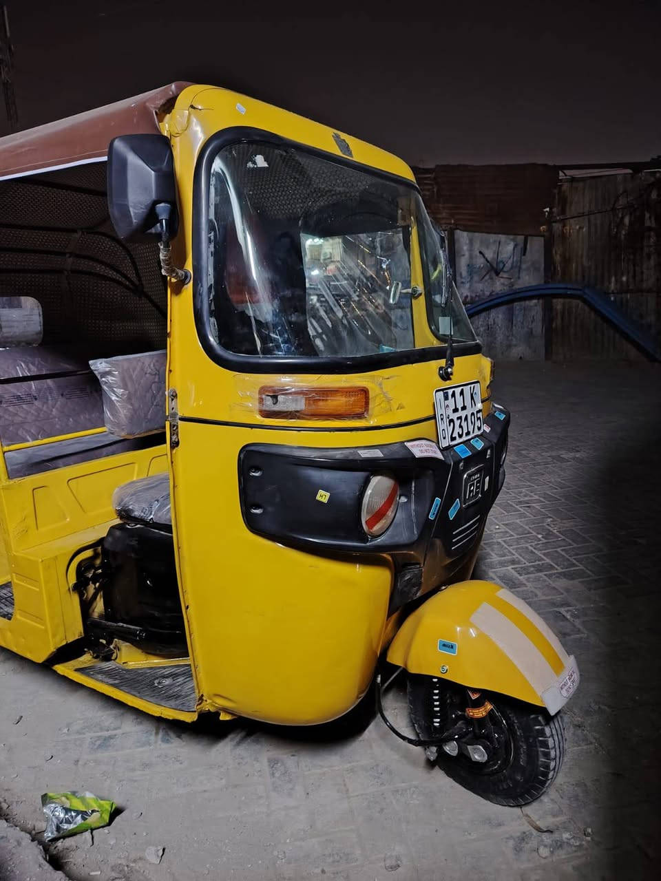 السلام عليكم تكتك للبيع مديل 2019 شهر 10 رقم وسنويه بغداد انكليزي كشره بيه صباغ بل لغد واحد  ودس فقط 
مكينه نظيفه وحلوه مكان بغداد مدينه الصدر ***********/‏‪***********‬‏
