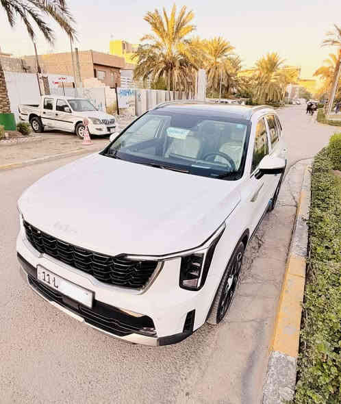 السلام عليكم للبيع كيا سورنتو 2024 ضمان الدولية خليجي فول مواصفات ماعدا الفور ويل والاربع كامرات 6 سلندر بنوراما بصمة كشنات كهرباء و صندوق كهرباء 7 راكب  وباقي مواصفات السورنتو المعروفة رقم بغداد الجديد مكفولة كفالة عامة من كلشي ماشية 25 السعر 317 ورقة وبيها مجال بسيط للاستفسار ((***********)) مكاني بغداد زيونة.
