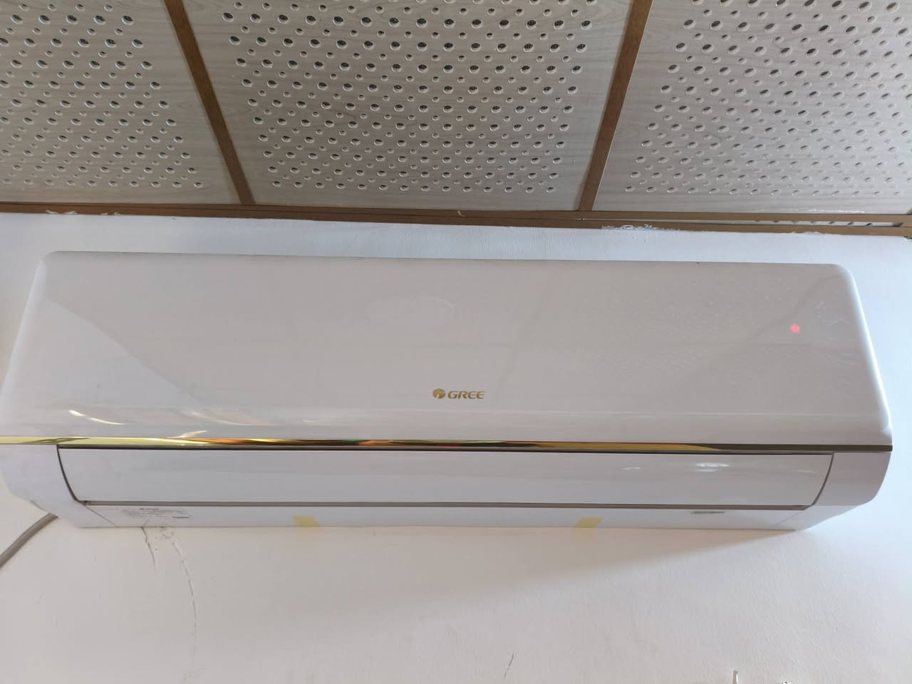 سلام عليكم سبلت للبيع نضيف شوفت اعيونكم مستخدم حوالي 8 اشهر وبعده بصمانه سعر السبلت 400 وبي مجال قليل حك الجيه هاذا رقمي الي حاب يتوصل وياي والي مو شاري لا يكسر بسعره فدوه ***********
