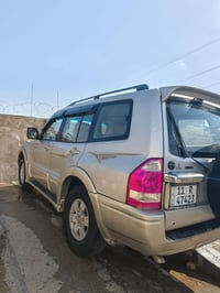 سياره باجيرو البيع مديل 2003 بسمي صار يومين من داورته السياره مكفوله م...