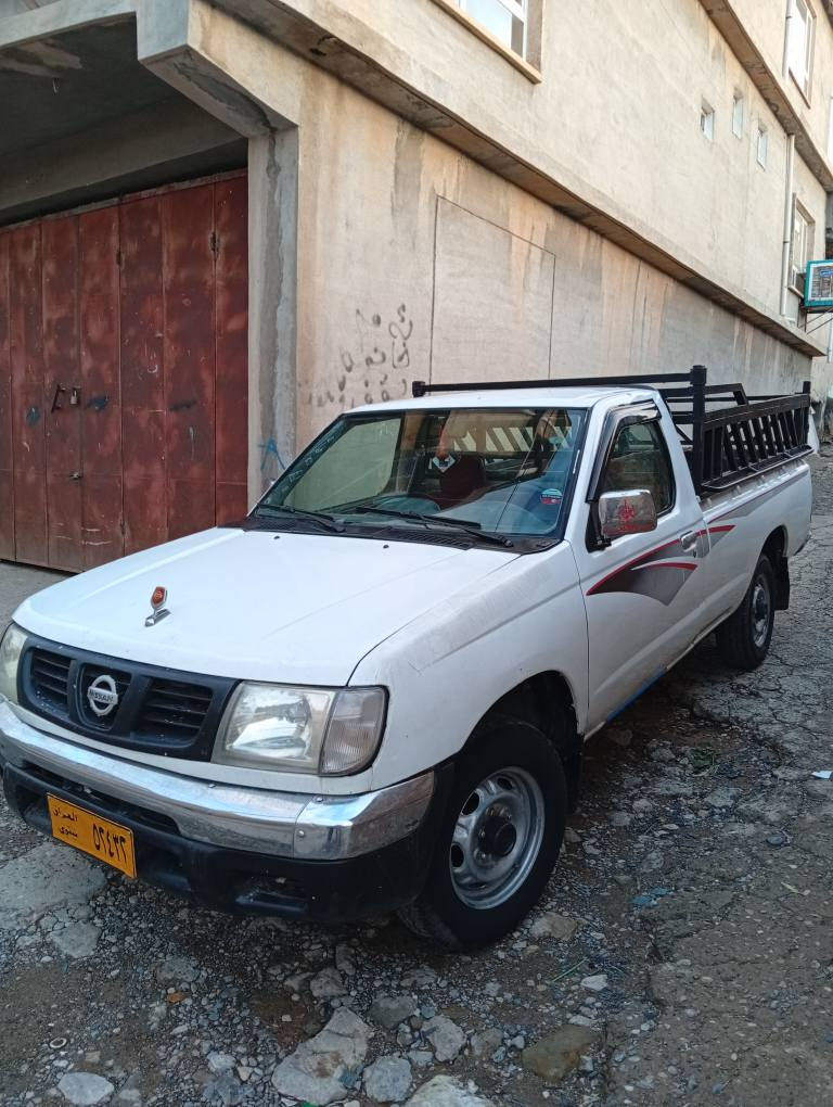 نيسان تاك موديل 2001 ئارام پلاستیک هەولێر ، لێدراو یەک چامڵخی دواوە لای سەکن بێ ناوگرتن ، هیچ غرامەی لەسەر نیە 
***********
شوين كويه كويسينجاك, أربيل
