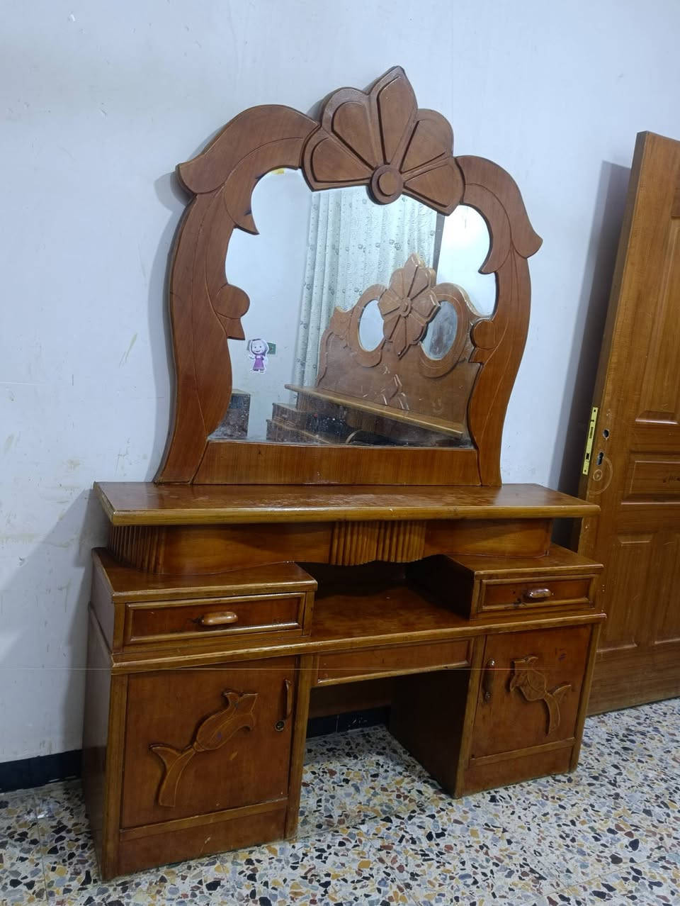 غرفه تسكام صاج داخل خارج السعر650مكانها حله شارع 80الشراي يتصل ***********
