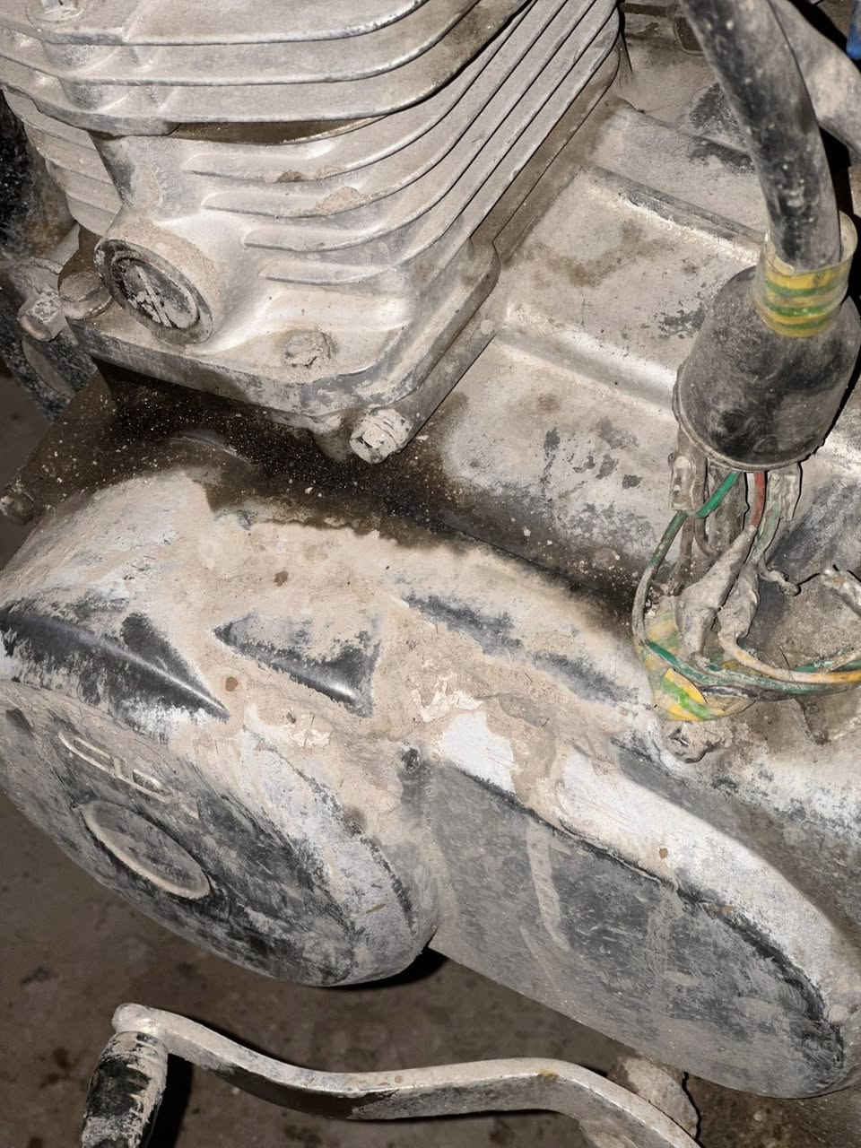 محرك للبيع ب٥٠ شغال  بس كايم ***********
