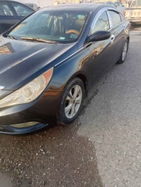 سوناتا 2011 وارد كندي قطعه وحده  محرك2400. تخم تايرات جديد عليها ادامه...