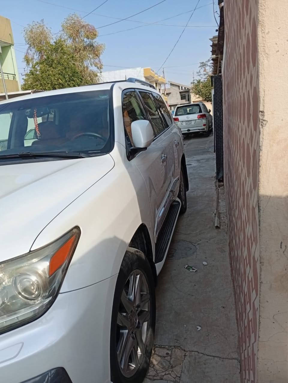 سلام عليكم لكزز سبورت موديل 2013 LXبريمي اصل السياره مكفوله كفاله عامه من كلل نواحي  يعني كلين تايتل  
مواصفات السياره Lx sport
داخل قرميدي 
سمعات ايتفون بلادي شركه ويا
بصمه ترحيب
نظام مانع تزحلك
ورقه بيانات 
كراسي كهرباي + خزن + تتفيه تبريد 
شاشه خلفيات دفيدي 
كامرات سستم 360+ 5كامرات
ثلاجه  
ثلاث مقاعد 
تبريد مركزي 
لايتات Led  زينون  
خزينه 
هواء مزدوج
نظام قياده Eco +sport
 مرايات كهرباي 
مرايات شفط اوتو
شفتات استيرن سبورت
رادار خلفي اوتو ستوب
فتحه بل سكف سلايت روڤ
سياره ماشيه155km
صندوك شفط  
جكات تنزيل + تعليل
بعد اهوايه مواصفات السياره فول فول فول واحد هزه رقم سنويه كله جديد بسمي لحد 2030 السياره جديده مكان سياره بغداد استفسار رقم هاتف  ☎️ ***********
***********
