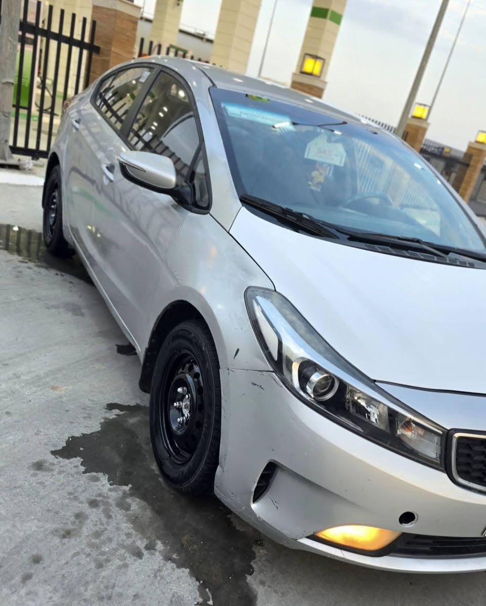 سلام عليكم كيا سيراتو 2017 خليجي حرة رقم مثنى سنوية 2027  شاشة كامرة بلاجكتور شاير بل مري السعر118 وبية مجال لستفسار ***********
