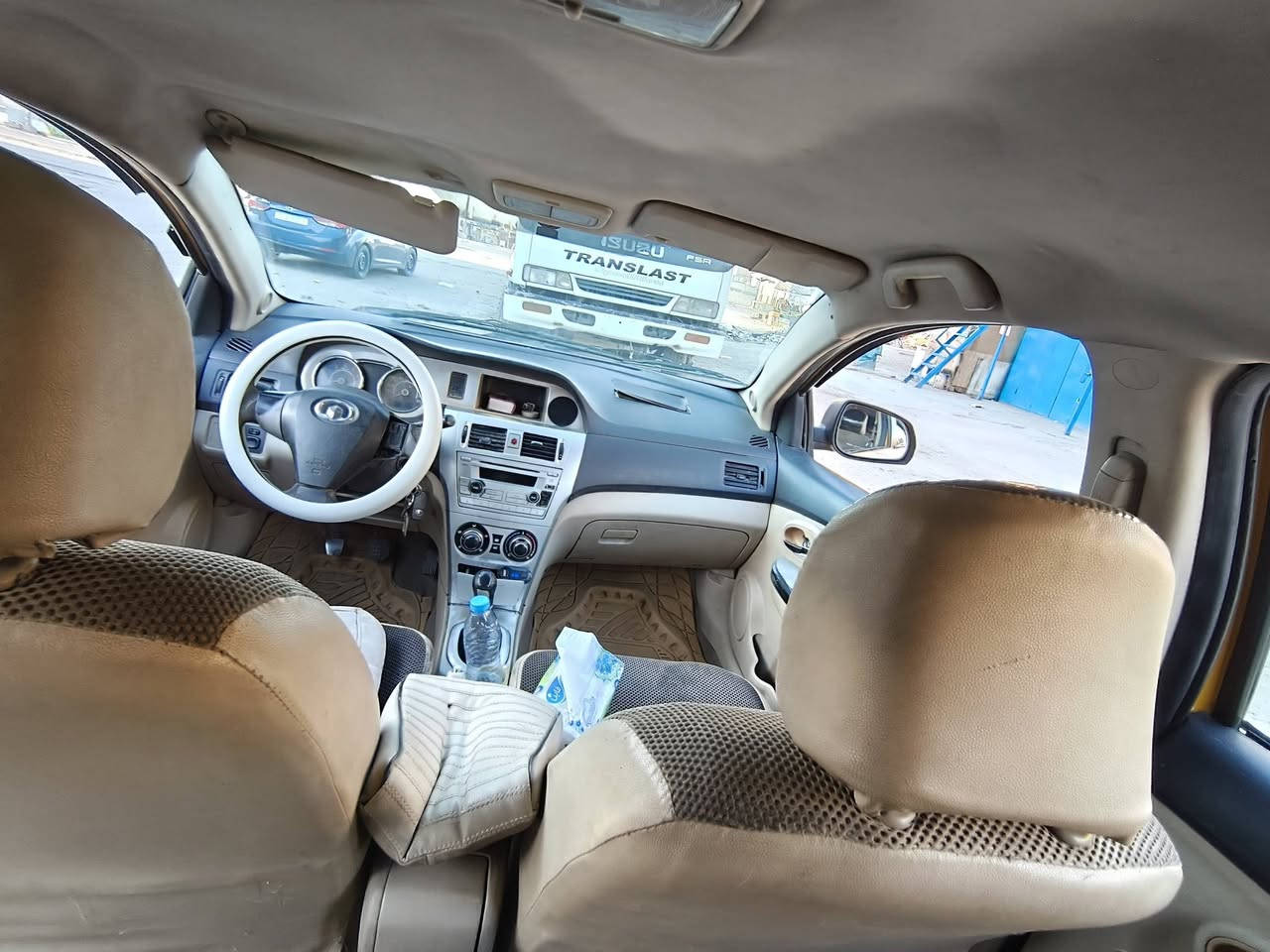 ياالله السلام عليكم للبيع سياره كريت وال فولكس مكينه كورلا 1600  حاويه صارله ٢٠ من بدلته السياره مرتبه عوزه ترتيب حداديه مال شغل سعره مناسب رايده ب 28 وبيه مجال قليل السياره مصفره ماعليه غرامات بسمي سنويه لغايه ٢٨ للبيع فقط مكان السيارة بابل الحلة ***********
