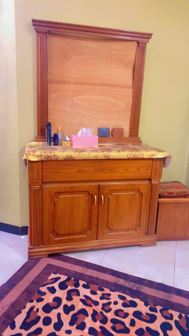 غرفة نوم نفرين داخل وخارج صاج شغل عراقي درجة اولئ السعر ٣ ملايين وبيها مجال العنوان بغداد حي الحسين للتواصل وتساب ‭٠٧٧١ ٥١٩ ٤٥٩٨‬
