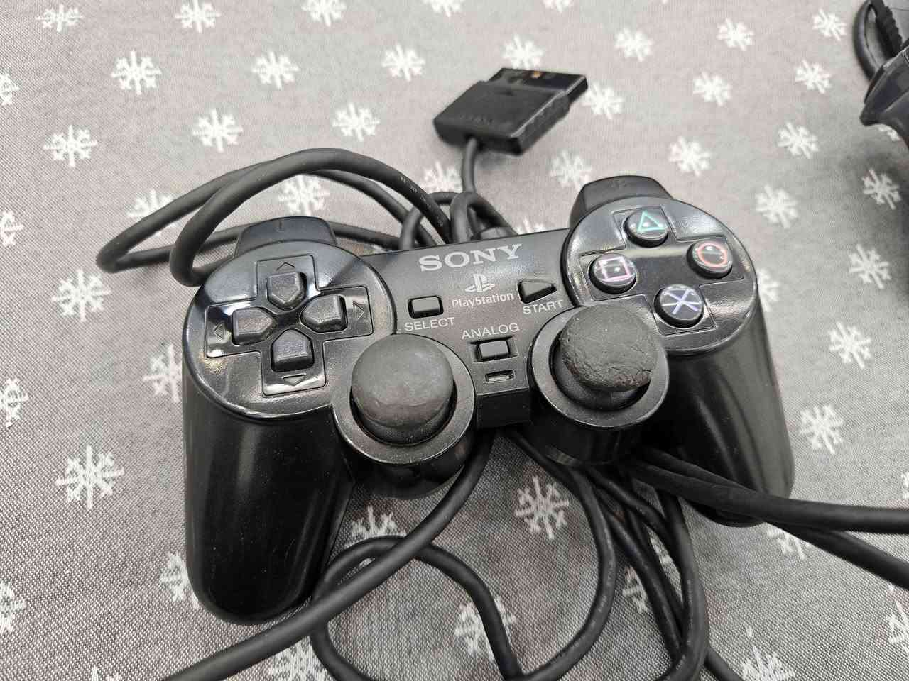 اتوفر جهاز بلي 2 Sony Playstation قطعة جدا نضيفه تخبل
موديل SCPH-50004 المعروف بالجودة مالته
🧩 الجهاز كامل الملحقات
1-جوستكات عدد 2
2-هارد مليان العاب هوة والراك مالته
3-ميموري وخزن وبرنامج اخر تحديث
4-فيشة الكهرباء 🔌
5-فيشة AV

الجهاز عالفحص تفحص وتتاكد كلشي سليم قبل الدفع 💵
برنامج الجهاز اخر تحديث ويشغل العاب بلي 1 و 2 👾
مثل ممبين بالمقطع 🎥
الجوستكات الي ويا اصليات 100٪ 🕹
اسود + اسود شفاف لون جدا نادر ومميز لكن بي كسر بسيط من يم الكير مابي اي تأثير مثل مواضح بالصور حال ماعجبتكم ممكن ابدلهه بأخرى سودة 
الهارد مالت الجهاز اصلي ويحتوي على تقريبا 100 لعبة بيهن العاب 1 و 2
وهاي لستة الالعاب
007 Quantum of Solace — بلي2
25 TO LIFE — بلي2
Bad Boys II — بلي2
Bad Boys Miami Takedown — بلي2
Batman Begins — بلي2
Batman Rise of Sin Tzu — بلي2
Batman Vengeance — بلي2
Ben 10 Protector of Earth — بلي2
Beyond Good & Evil — بلي2
Black — بلي2
Blade II — بلي2
Brothers in Arms RTH — بلي2
Bully — بلي2
Burnout 3 Takedown — بلي2
Call of Duty 2 Big Red One — بلي2
Call of Duty World at War — بلي2
Capcom Classics Collection — بلي2
Chronicles of Narnia — بلي2
Commandos Strike Force — بلي2
Conflict Desert Storm II — بلي2
Conflict Global Storm — بلي2
Conflict Vietnam — بلي2
Crash Bandicoot — بلي2
Crash Mind Over Mutant — بلي2
Crash n Burn — بلي2
Crash Nitro Kart — بلي2
Crash Twinsanity — بلي2
Dead to Rights — بلي2
5/3/01 — بلي2
Disney Pixar Ratatouille — بلي2
Disney Pixar Toy Story 3 — بلي2
Downhill Domination — بلي2
Dragon Ball Z Infinite World — بلي2
DreamWorks Shrek SuperSlam — بلي2
Dynamite Deka — بلي2
God Hand — بلي2
God of War II — بلي2
God of War — بلي2
Gran Turismo 4 — بلي2
Grand Theft Auto III — بلي2
Grand Theft Auto Liberty City Stories — بلي2
Grand Theft Auto Vice City — بلي2
GTA San Andreas — بلي2
Gunfighter II Revenge of Jesse James — بلي2
Gungrave — بلي2
Half Life — بلي2
Hitman 2 Silent Assassin — بلي2
Hulk — بلي2
Lord of the Rings The Aragorn's Quest — بلي2
Manhunt 2 — بلي2
Max Payne 2 The Fall of Max Payne — بلي2
Max Payne — بلي2
Maximo vs Army of Zin — بلي2
Medal of Honor Frontline — بلي2
Mega Man X8 — بلي2
Mercenaries — بلي2
Metal Gear Solid 2 Document of The Metal Gear Solid 2 — بلي2
Minority Report — بلي2
Mortal Kombat Armageddon — بلي2
Mortal Kombat Shaolin Monks — بلي2
MotoGP 3 — بلي2
MotoGP 4 — بلي2
Mr. Bean — بلي2
Need for Speed Underground 2 — بلي2
NFS Most Wanted Black Edition — بلي2
Ninja Turtles — بلي2
Okami — بلي2
One Piece Grand Adventure — بلي2
Pac-Man World 2 — بلي2
PES 2019 — بلي2
PES 2025 — بلي2
Prince of Persia The Two Thrones — بلي2
Prince of Persia The Sands of Time — بلي2
Prince of Persia Warrior Within — بلي2
Ratchet & Clank: Size Matters — بلي2
Red Dead Revolver — بلي2
Resident Evil 4 — بلي2
Resident Evil Outbreak — بلي2
RoboCop — بلي2
Rumble Racing — بلي2
Shadow of the Colossus — بلي2
The Shield: The Game — بلي2
Shrek 2 — بلي2
Silent Hill 2 — بلي2
Silent Hill 3 — بلي2
Silent Hill 4: The Room — بلي2
Silent Scope 3 — بلي2
Sniper Elite — بلي2
SOCOM II: U.S. Navy SEALs — بلي2
Shadow the Hedgehog — بلي2
Spectral vs Generation — بلي2
Spider-Man 2 — بلي2
SSX Tricky — بلي2
Street Fighter Anniversary Collection — بلي2
Tekken Tag Tournament — بلي2
Tom & Jerry: War of the Whiskers — بلي2
Conflict: Global Terror — بلي2

Pink Panther: Pinkadelic Pursuit — بلي1
Disney's Tarzan — بلي1
CTR: Crash Team Racing — بلي1
World Soccer Winning Eleven 3 — بلي1
Pepsiman — بلي1
Tomb Raider — بلي1
Tekken 3 — بلي1
Jackie Chan Stuntmaster — بلي1

للتواصل الخاص مفتوح
سعر الجهاز 75،000 📀

العنوان بغداد 📍
متوفر توصيل لجميع محافضات العراق 🚌🇮🇶 بغداد, العراق


**إذا كنت صاحب هذا الإعلان وتريد حذفه لأي سبب، رجاءا أرسل رسالة إلى الدعم الفني**