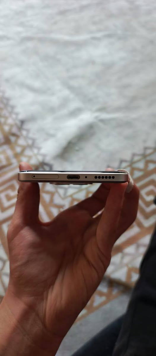 السلام عليكم
ريدمي نوت 15 برو 4 جي 

ذاكره 256 عشوائية 8 

جهاز جديد مستعمل شهر واحد 

كامل ملحقات ويأتي مع كفر حمايه 

كاميرا 200 ميجابيكسل يعني جدا ممتاز بالصور وبالتفاصيل الأخرى

سعر الجهاز370 وبي مجال للطيبين 

الرقم للتواصل ***********
