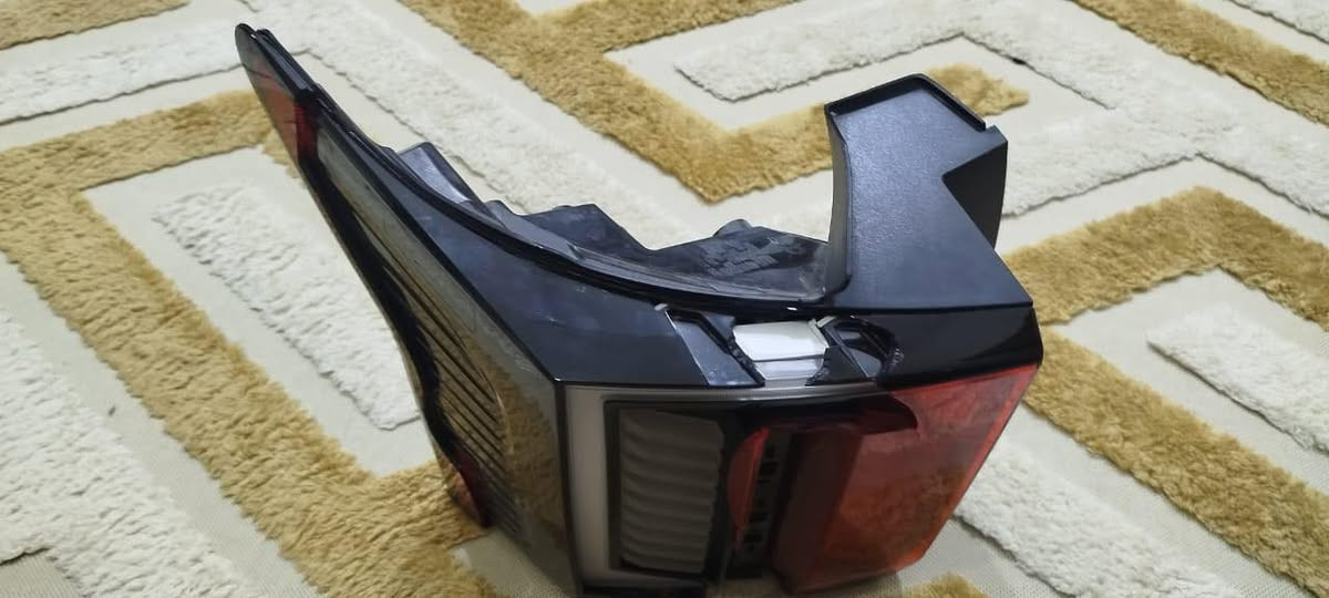 بك لايت سورنتو ٢٥ خليجي بس غطه مكسور شغال مال الجه اليمنه خلف السايق للبيع مكلف بل نشر اتصال ***********
***********
