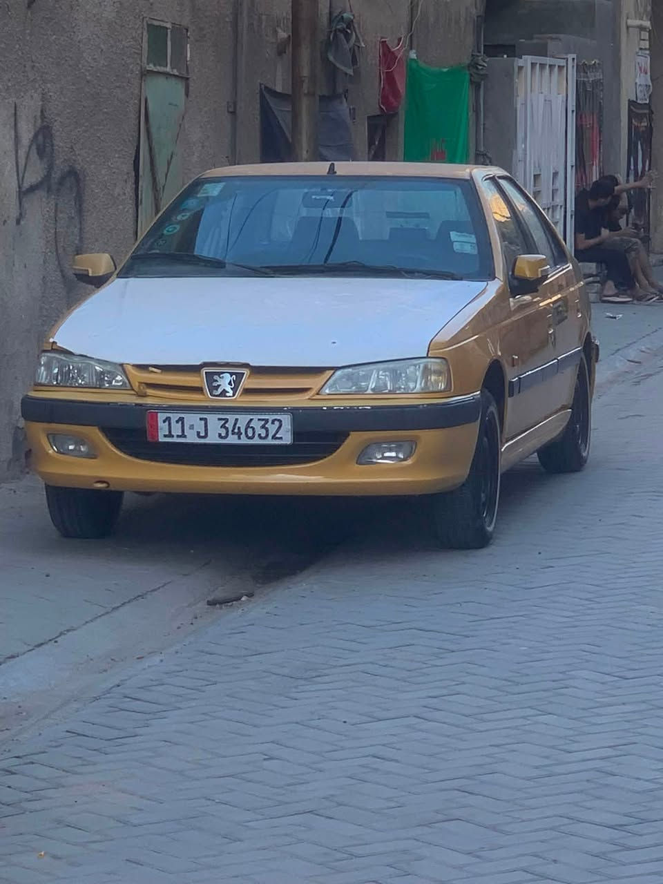 يا الله 
بيجو بارص للبيع مديل٢٠١٥ 
مكفولة كفالة عامة بس شبر بل بنيد مكينة كير صدرهة كلة جديد
بسمي رقم نكليزي مصفرة هيئة وغرامات 
ما مشتغلة تكسي علة وضع لشركة بس تخم تاير ابو خط ابيض مبدللهة 
عارضهة ٥٢ بيهة مجال بصيط 
عنوان مدينة الصدر 
***********

