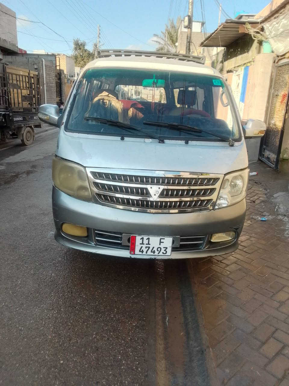 السلام عليكم سياره فتون مديل2010سياره جاهزه خير من الله مكلف بي النشر هاذ  رقم صاحبه  ***********
