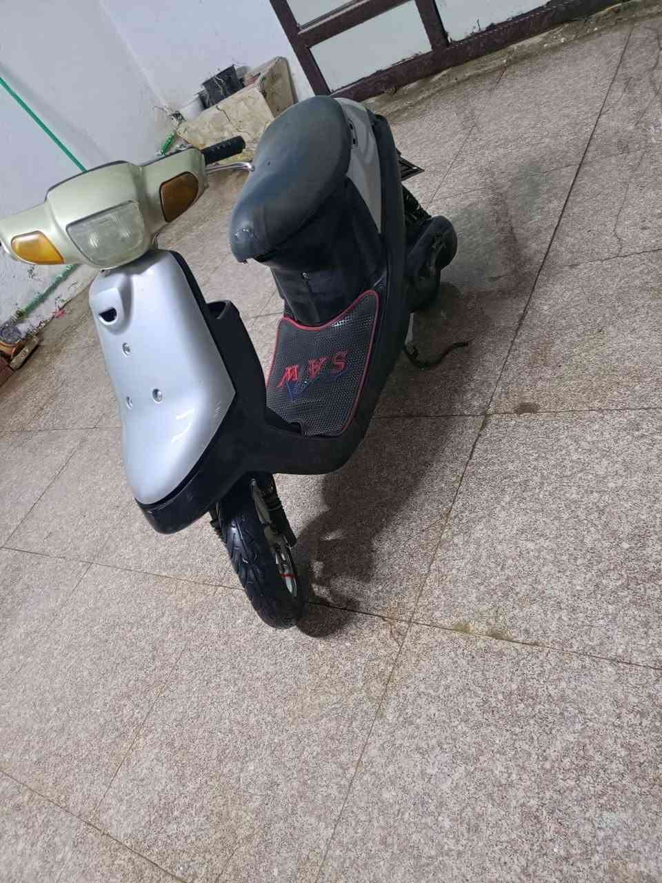 دراجه بطه 60 للبيع سعرها 125 وبيها مجال بس عوزها كابريتر الدراجه شغاله


**إذا كنت صاحب هذا الإعلان وتريد حذفه لأي سبب، رجاءا أرسل رسالة إلى الدعم الفني**