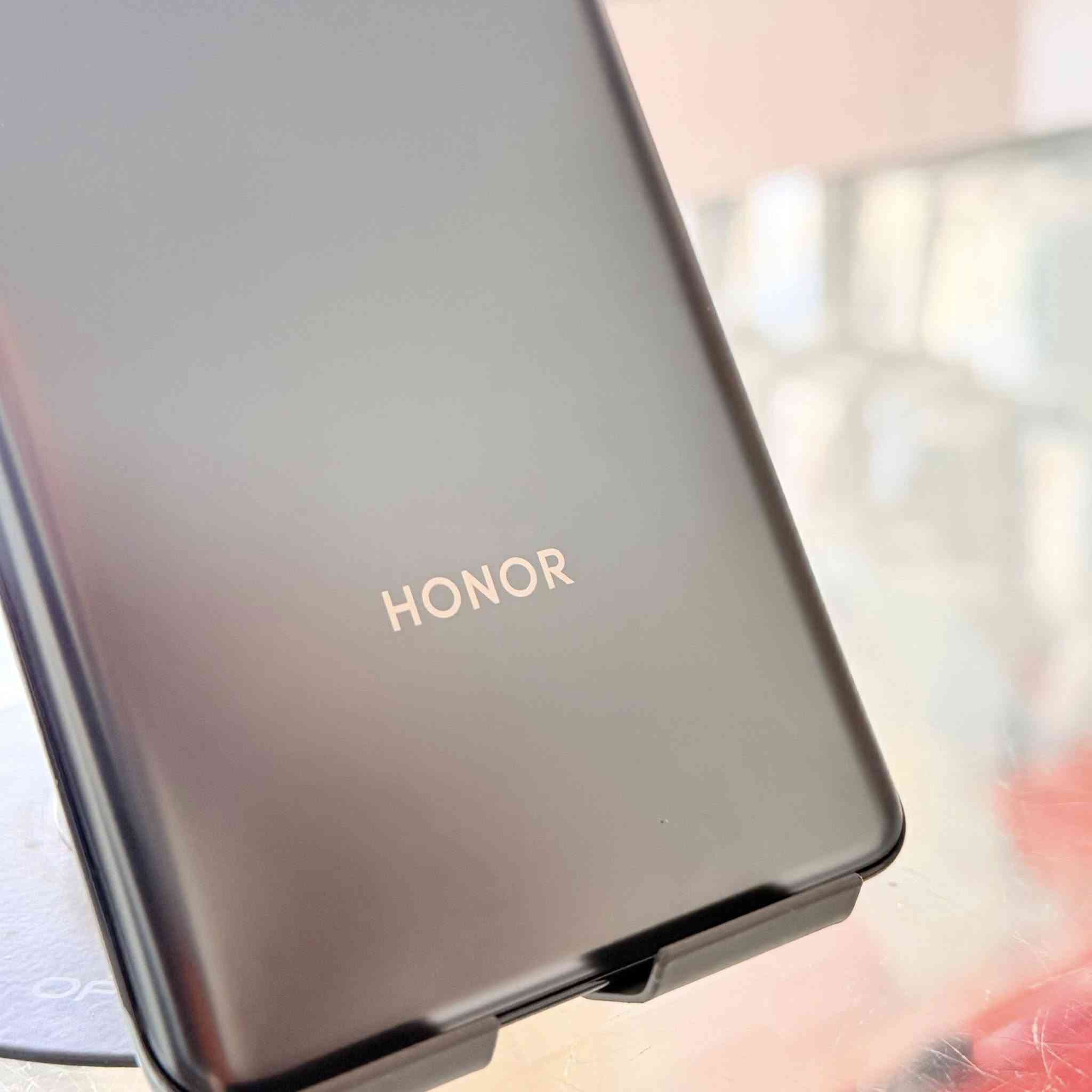 سلام عليكم هونر x9c G5 ذاكرة 256 جيجابايت عشوائية 12 بطارية🔋 6000 الجهاز نضافة 95‎%‎ رقم هاتف *********** مكاني بغداد الحسينية توصيل 🚚 جميع المحافظات ايشي تردون كفرات لواسق صيانة قطع غيار كلشي موجود
