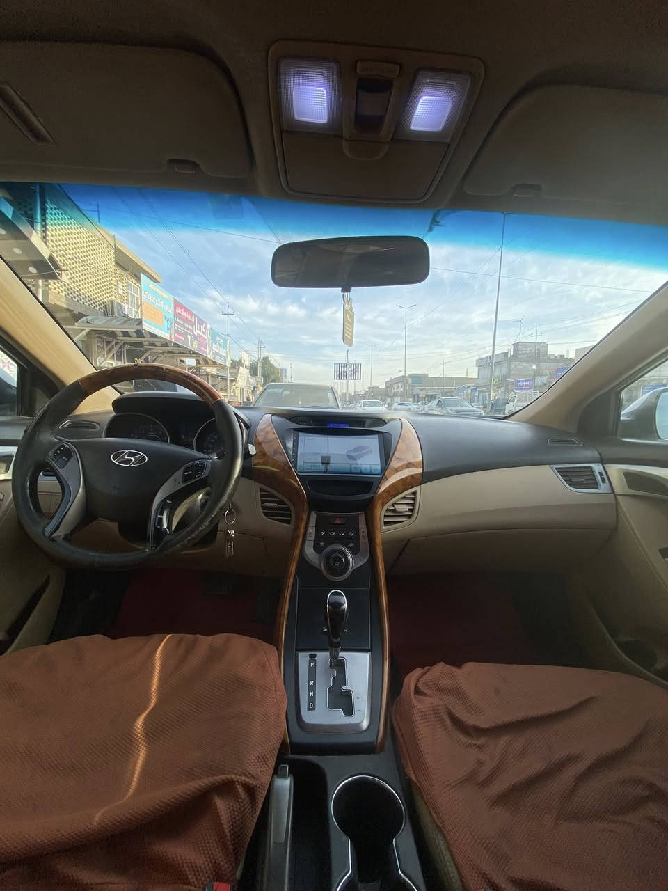 اللنترا 2014 محرك 1800 السيارة بيها 3 قطع صبغ بدون دواخل مكانها النجف للتواصل ***********
