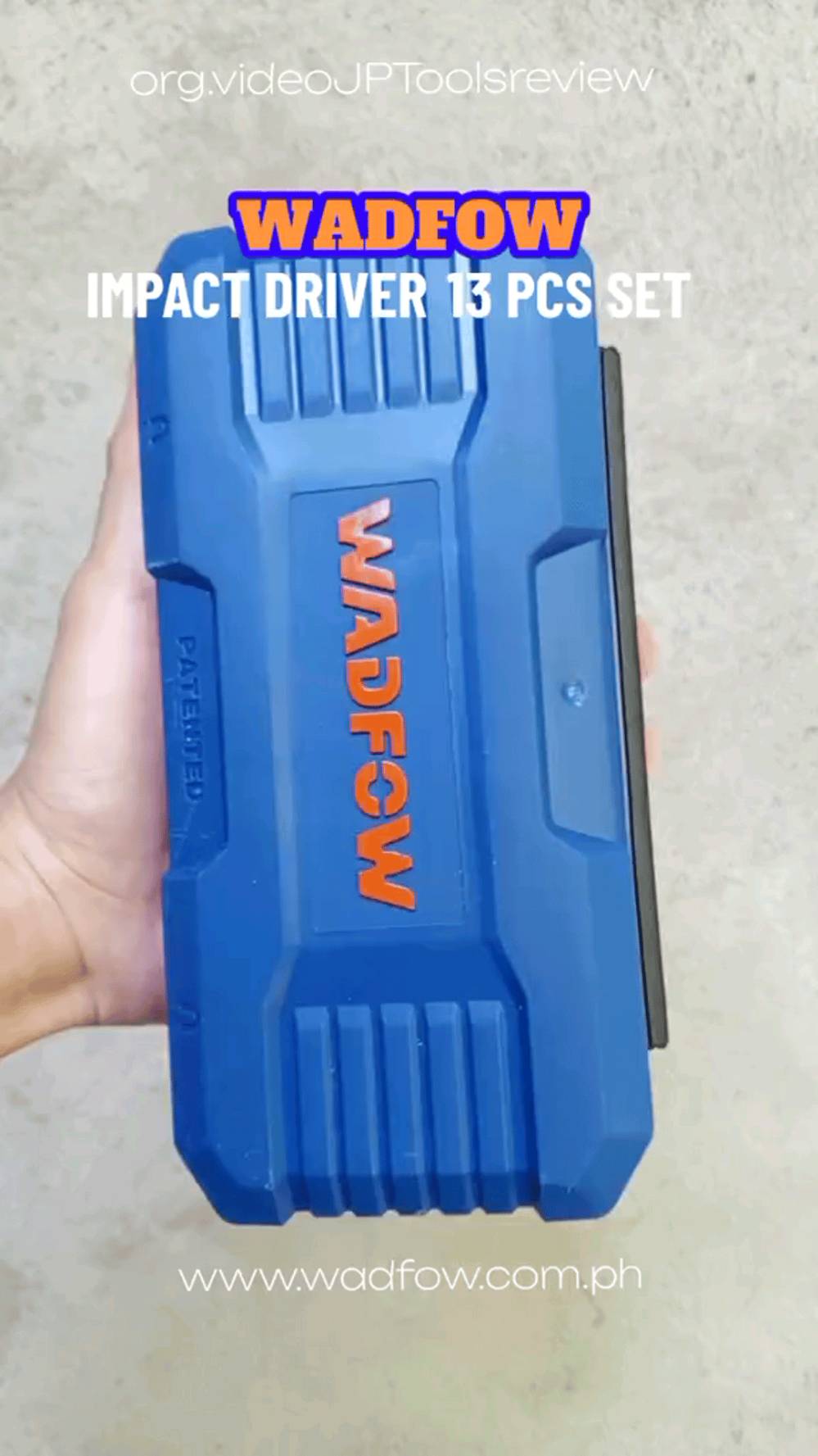 طقم مفك صدمات معدني ثقيل 13 قطعة من WADFOW

الاستخدامات

مخصصة لفك وشد البراغي الصدئة أو العالقة بقوة.

مثالية للاستخدام في الورش الصناعية، وصيانة السيارات، والأعمال الميكانيكية الثقيلة.

يمكن استخدامها مع المطرقة لتوليد عزم دوران قوي دون تلف البرغي.

مناسبة للاستخدام المنزلي والمهني على حد سواء.

المميزات

تصميم معدني قوي بالكامل لتحمل الصدمات والاستخدام الطويل.

مقبض مانع للانزلاق يمنح تحكمًا أفضل أثناء الطرق.

آلية عكس الاتجاه (يمينيسار) لتسهيل الفك والربط.

رؤوس متعددة من نوع PH وSL وHEX لتغطية مختلف الاحتياجات.

مصنوعة من فولاذ عالي الكربون CR-V المقاوم للتآكل والصدأ.

تأتي داخل صندوق بلاستيكي متين يسهل حملها وتخزينها بأمان.

محتويات الصندوق

1 مفك صدمات معدني ثقيل.

12 رأس تبديل متنوعة تشمل:

- رؤوس مستقيمة (SL5، SL6، SL8، SL9).
- رؤوس فيليبس (PH1، PH2، PH3، PH4).
- رؤوس سداسية (H2، H4، H6، H8).

علبة تخزين بلاستيكية صلبة.

الملاحظات

الأداة تعمل عند الطرق بالمطرقة على المقبض لتوليد عزم دوران فوري.

مناسبة للتعامل مع البراغي العالقة أو المتضررة.

ينصح باستخدامها مع مطرقة معدنية لتحقيق أفضل أداء.

قياس العلبة: الطول 20 سم × العرض 10 سم × الارتفاع 5 سم.