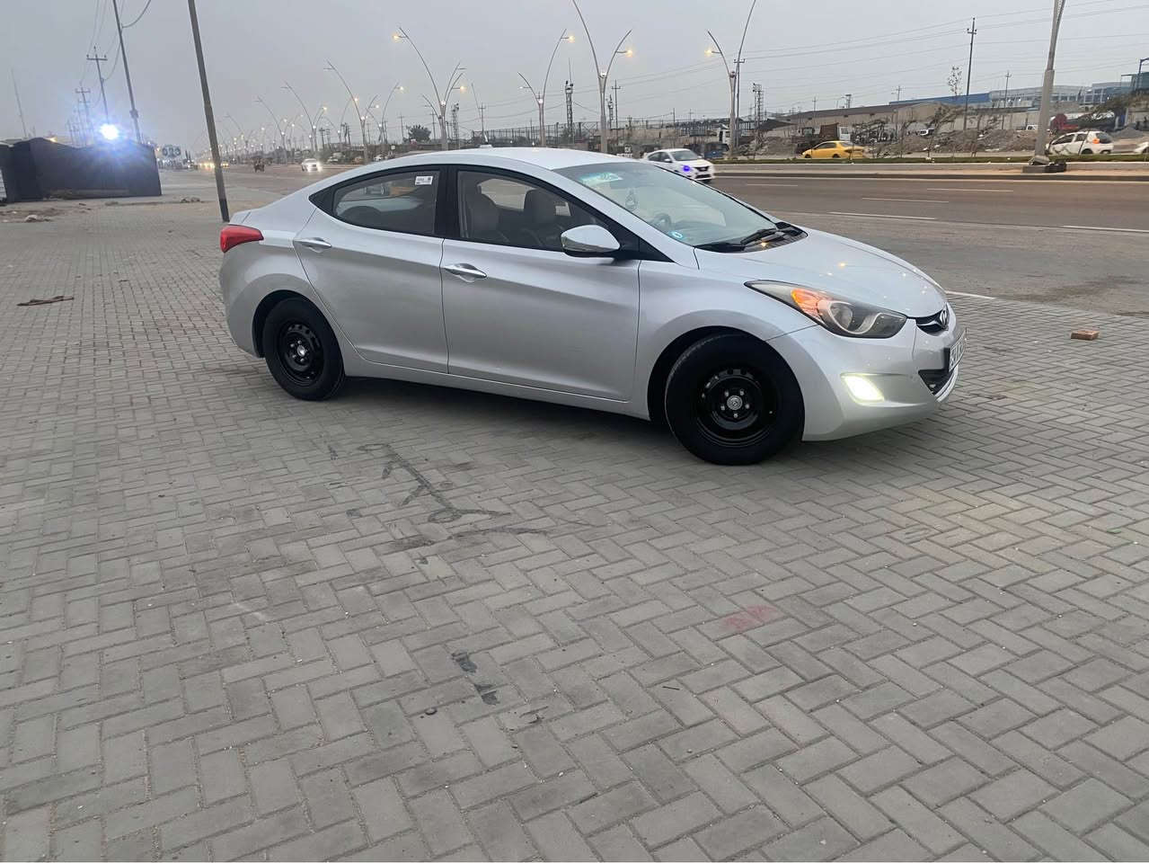 هونداي افانتي موديل 2012 سياره جاهزه من كلشي مكينه كير حدادة كهربائيات تخم تاير كله جديد سياره وارد كوري كفاله ضربه تبديل وصبغ بيها بس دوس معمرات سياره حلوة وعله ايدنا بسمي سنويه لل31 هزه جديده قبل سبوعين محولهة رايده 105 وبيها مجال شراي يتصل رقمي *********** ما متواجد عل نت مكاني الامن الداخلي البصرة, العراق
