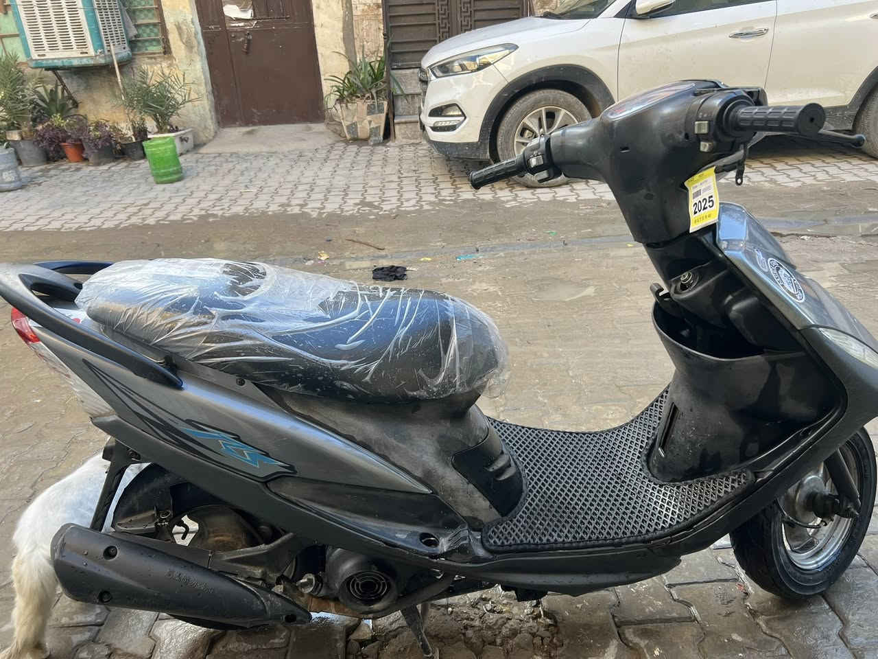 دراجة خير من اللة نكرة سلف تجي تشوف بعينك نضافتهة
محرك مكفول كهربائيات كلها شغالة 750وبيها مجال 
مكاني الحرية 
***********
