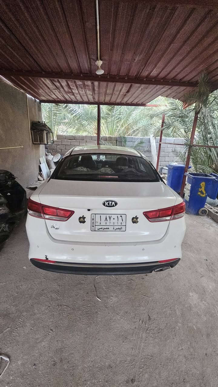السلام عليكم
كيا K5 2016 وارد كوري
مكفول من الضربة
فول مواصفات ما عدا الفتحة
بصمه 
جلد 
تدفئة بالستيرن
تدفئة بالكشنات
شاشة لمس 
حساسات  
  كشن كهربائي  
السعر المطلوب 145 ورقة
وبيهه مجال قليل 
للاستفسار الاتصال ع الرقم 
***********
مكاني البصرة

