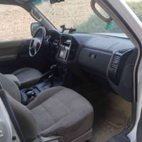 سياره باجيرو للبيع  موديل 2005 سياره نضيفه  رزانه 100/100 لايتات زنون ...