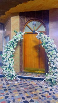 أقواس • ورد • ديكور