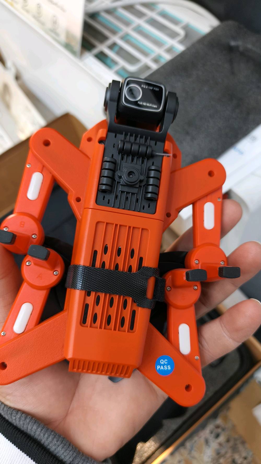 درون L900 pro
 مدى ٢ كيلو 
ارتفاع ٣٠٠ متر
جي بي اس 
عودة ذاتية 
تصوير فول HD
بطارية تدوم ٢٥ دقيقة