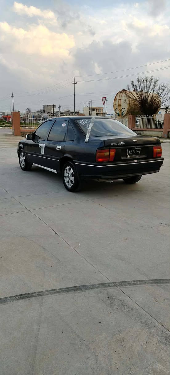 ئۆپڵ ڤیکترا مۆدیل 1991مەکینه 18گێڕومەکینەی بەشەرتی فیتەر تەقەو ڕەقەی بەشەرت دەعموو لێدراوی نیە تەبریتی گەرمی ئیشەکات نەموسە نەبڕاوەیە ئاڕمی پلاستیکی سلیمانی سعر26گڵا ژمارەی خاوەنی ***********
