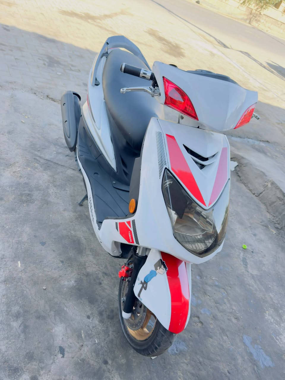 السلام عليكم دراجه للبيع سكنس فحل كهربائياته شغاله نكره سلف دراجه مزوده بلاد مكانها بالشاميه سعره 950 وبيها مجال ‏‪***********‬‏
