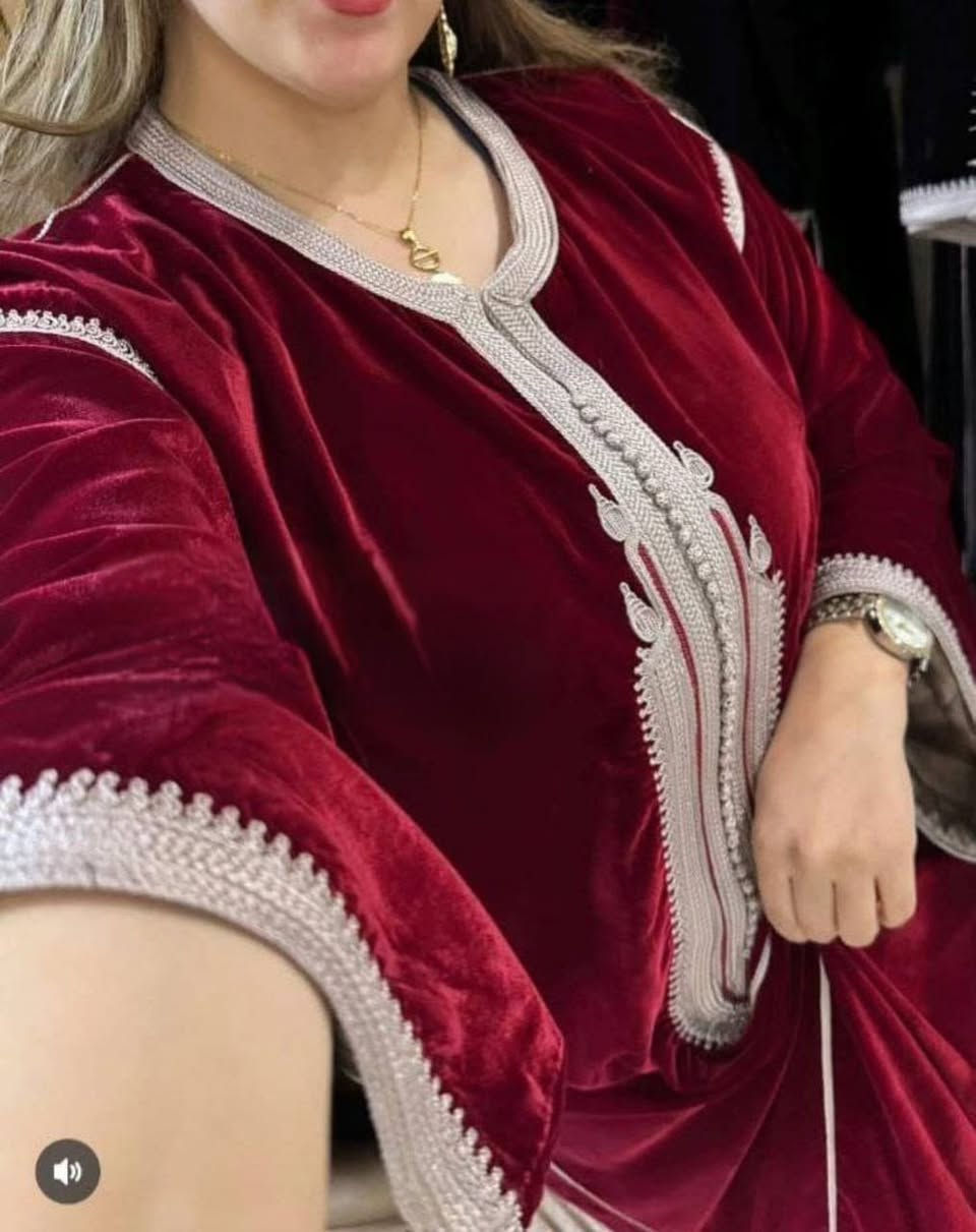 قفطان مبرة تاج شيحاجة هماوية 
التوب مبرة تاج
فصالة مخزانية 
 
M l xl xxl


**إذا كنت صاحب هذا الإعلان وتريد حذفه لأي سبب، رجاءا أرسل رسالة إلى الدعم الفني**