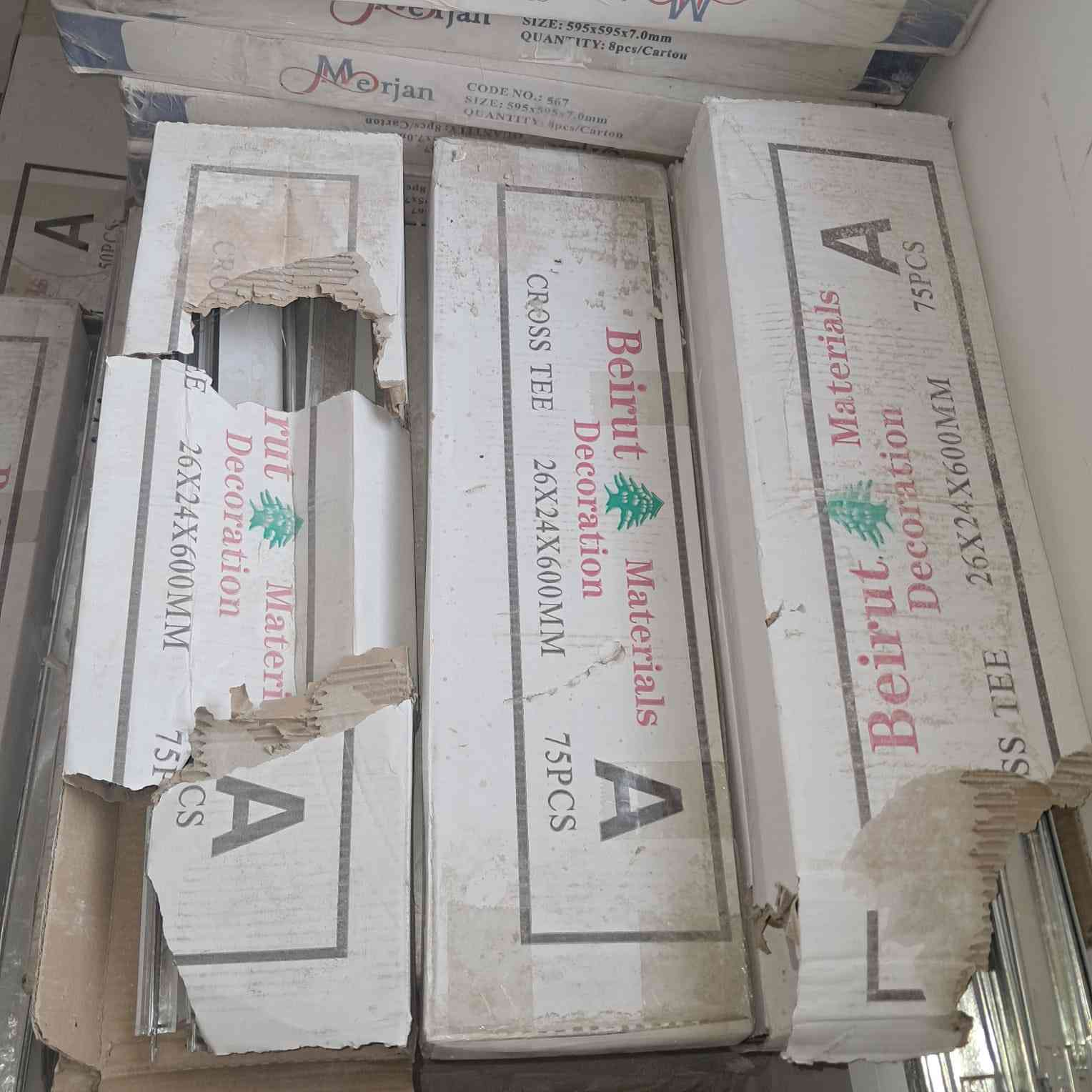 السلام عليكم سقوف ثانويه للبيع 100متر مع الحديد مالته مكاني بغداد شارع فلسطين ***********
