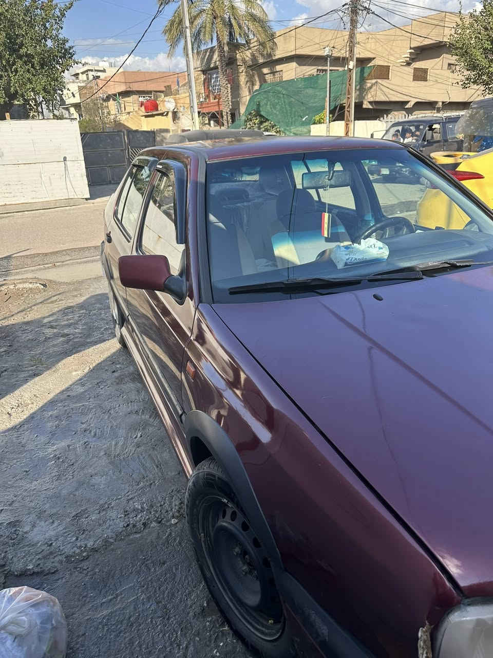 السلام عليكم 
فولكسواجن فنتو 
السياره خير من الله 
تخم تاير  كير عادي 
حداديه ٧٠٪؜
تبريد يحتاج بس فحص وغاز منظومه كامله 
كير ومكينه خير من الله 
السعر ٣٥$ بيها مجال 
للتواصل واتساب ***********
