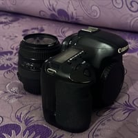 كانون 7D • عدسة ٨٥مم • مع الكارتون