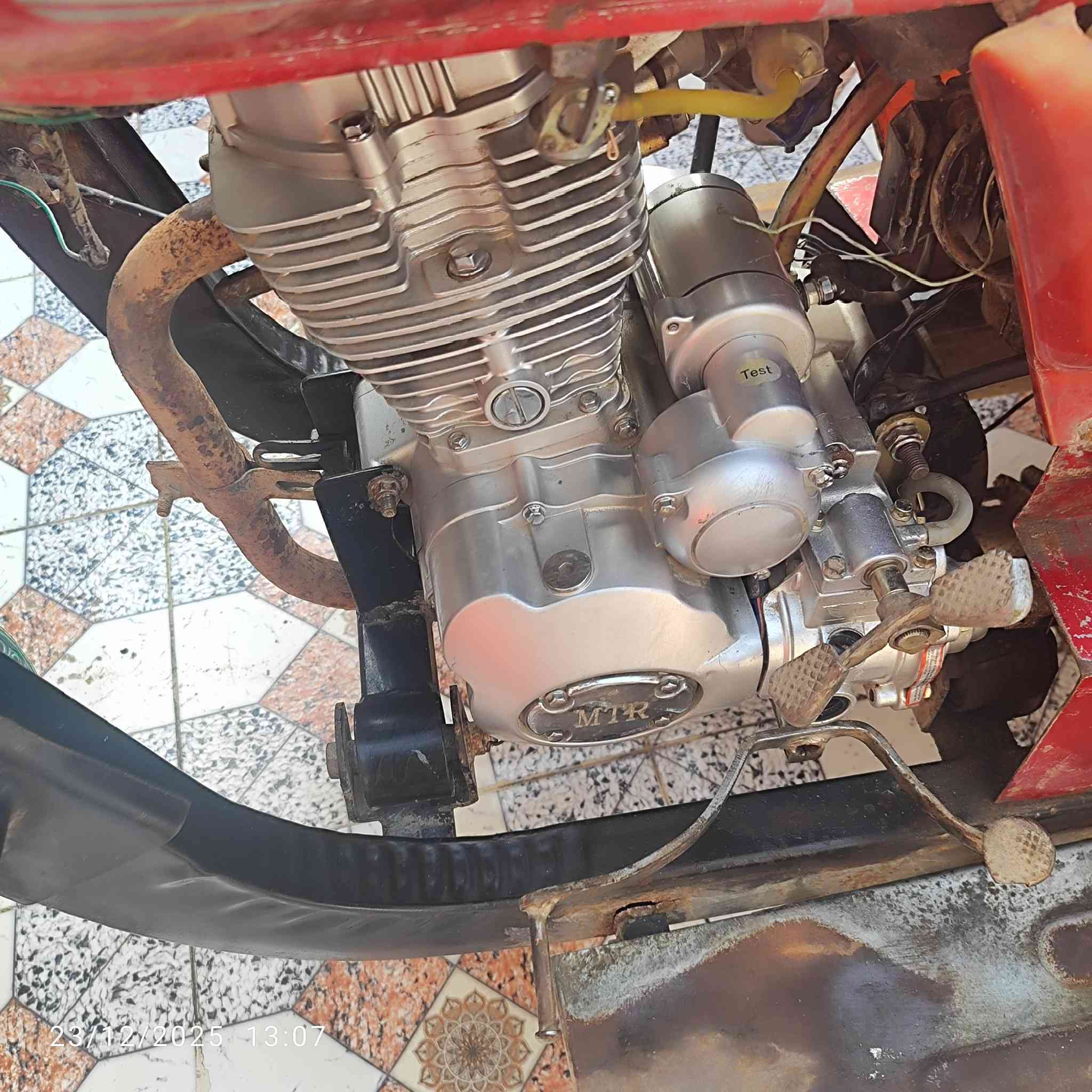 سلام عليكم ستوته مديل17اوراق سعر1700وبيه مجال قليل ***********
