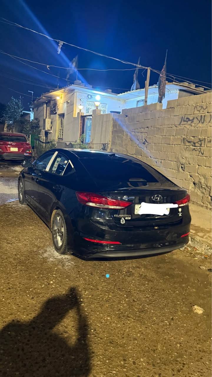 السلام عليكم 
النترا ٢٠١٧ رقم بصره دولي تحويل ثاني يوم سياره ليبل واحد وجاهزه للخير محرك دوش ٢٠٠٠ كير At سعره ١١٠ وبيه مجال 
رقم الهاتف 
*********** البصرة, العراق
