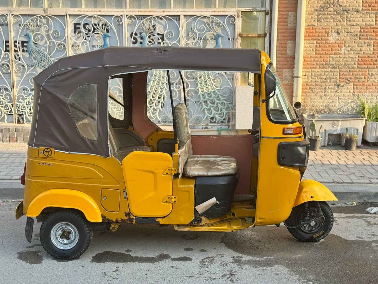 السلام عليكم تكتك 21 رقم وسنوية
نضيفة مابيه ضربه قويه ولا صبغ 
فقط دوس وما معمرات بعدهن تحويل ثاني يوم ابسمي 
سعره 7200 وبيه مجال رقم الهاتف ***********
بغداد مدينة الصدر
