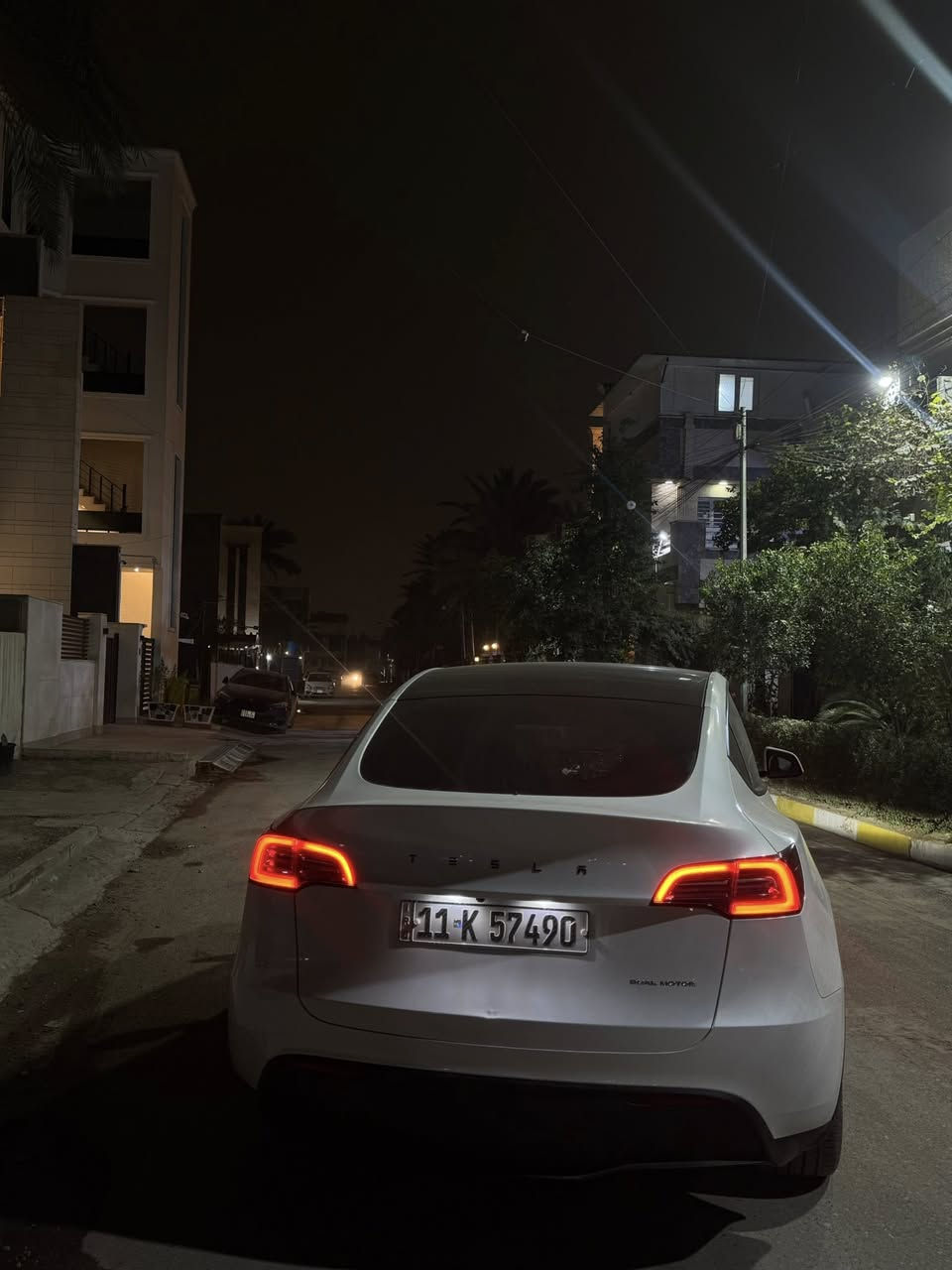 السلام عليكم
تيسلا Y 2023 
دبل ماطور لونك رينج 🚀
السياره جديده ماشيه 13,000 كيلو متر 
دخول جديد على ايدي 
حادثها بابين وجاملغ 
ايرباك برده 
مواصفات التيسلا المعروفه 
وياها شاحنه ضمان ٣٢ امبير 
محبس تيسلا وكارت وفون كي 
السياره طبعا اونلاين 
وبالعافيه على الياخذها 
السعر 200$ قفل 
مكاني بغداد مقابيل جامع النداء 
***********
