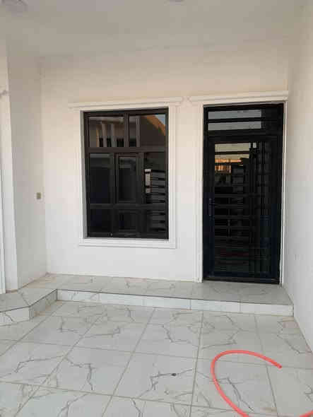 150 متر منطقة التصنيع 

4 غرف نوم 
شارع 15 متر 
خلف علوة السمج 
السعر 115 وبي مجال 

***********
