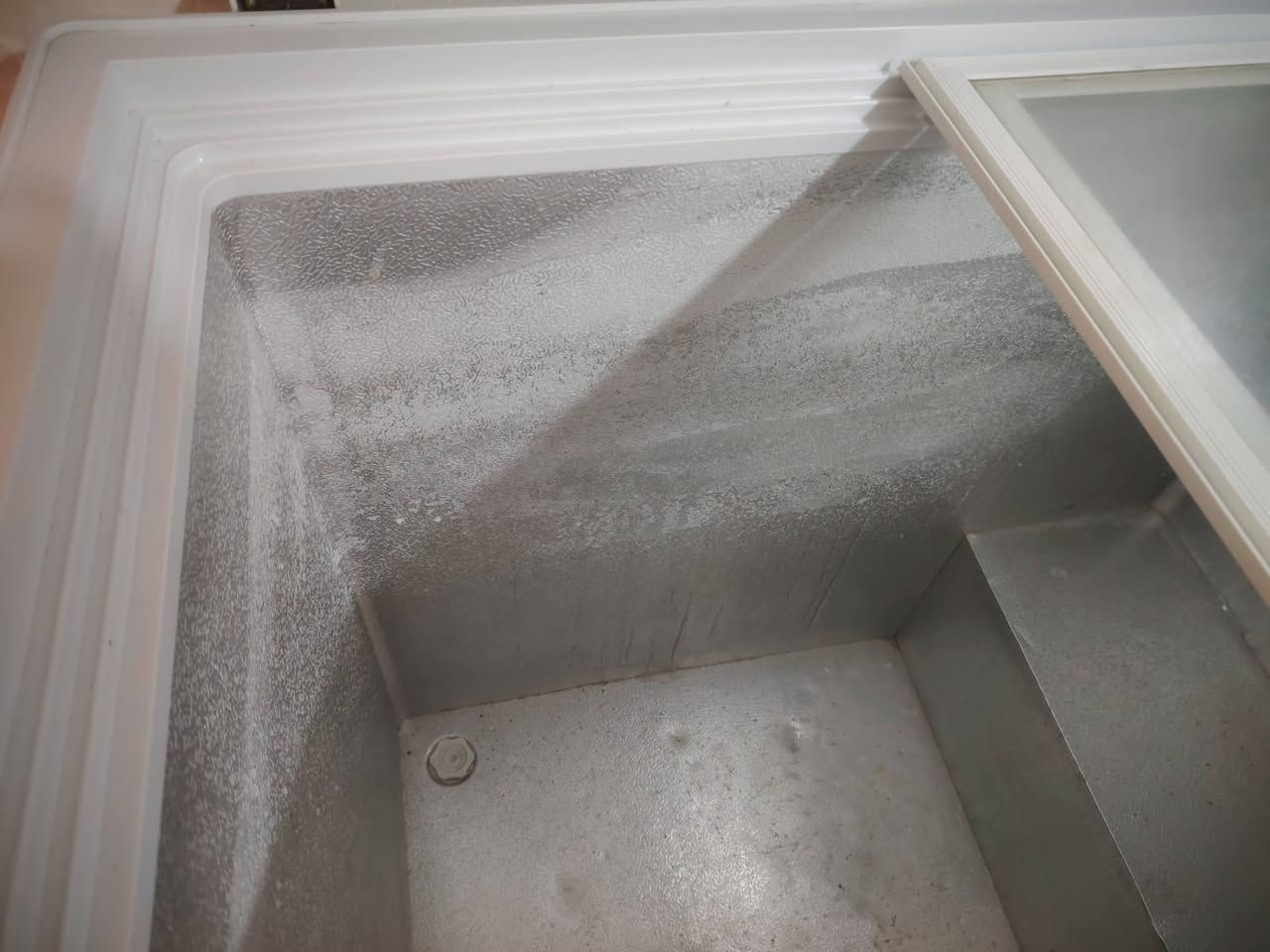 السلام عليكم ثلاجه ومجمده لبيع الثلاجه 200والمجمده 200كوفه شارع المعمل قرب جامع الخزاعل ***********
