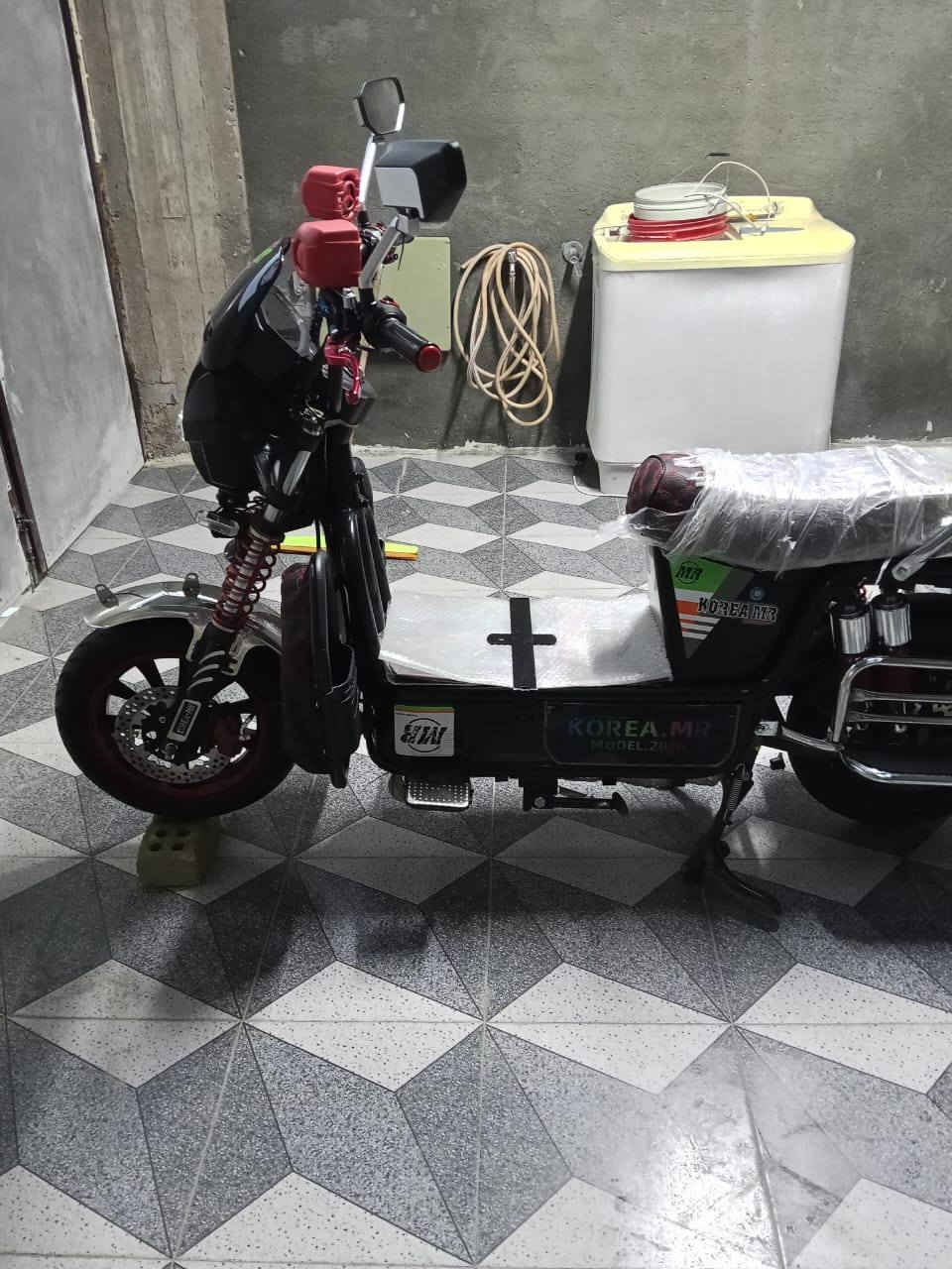 سلام عليكم موطور لبيع جبلي اسود 2026 مسعمل شهر بعده جديد بطاريات يقرن 10عله 10 يشتغل بصمه وسويج ويشتغل عل ريمونت وبي بصمتيت وسويجين  وبي خوذه وجادر  وشاحنته بل باكيت وكلشي ممبدل بي  كلشي شغال  والموطور 800وبي مجال وبيكم خير ودللو وهاذه رقمي  *********** وبي وتساب ومكاني فلوجه جغيفي ثانيه قرب علوه
